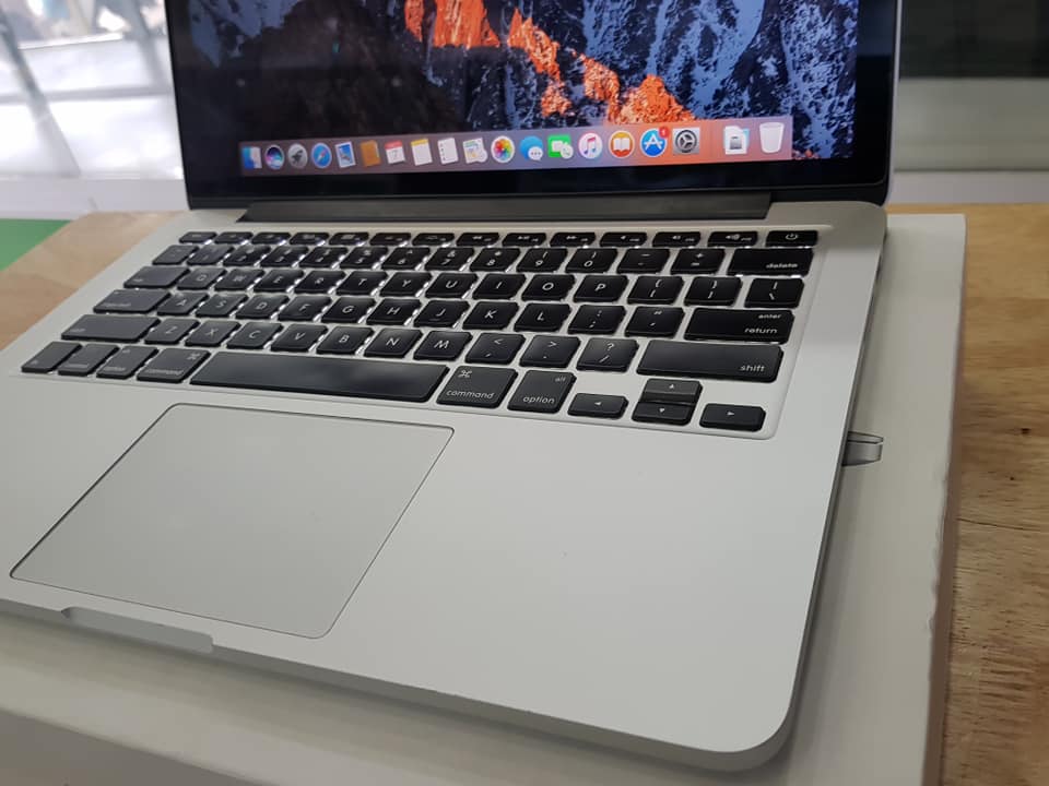 2015 macbook pro 13 inch intel hd