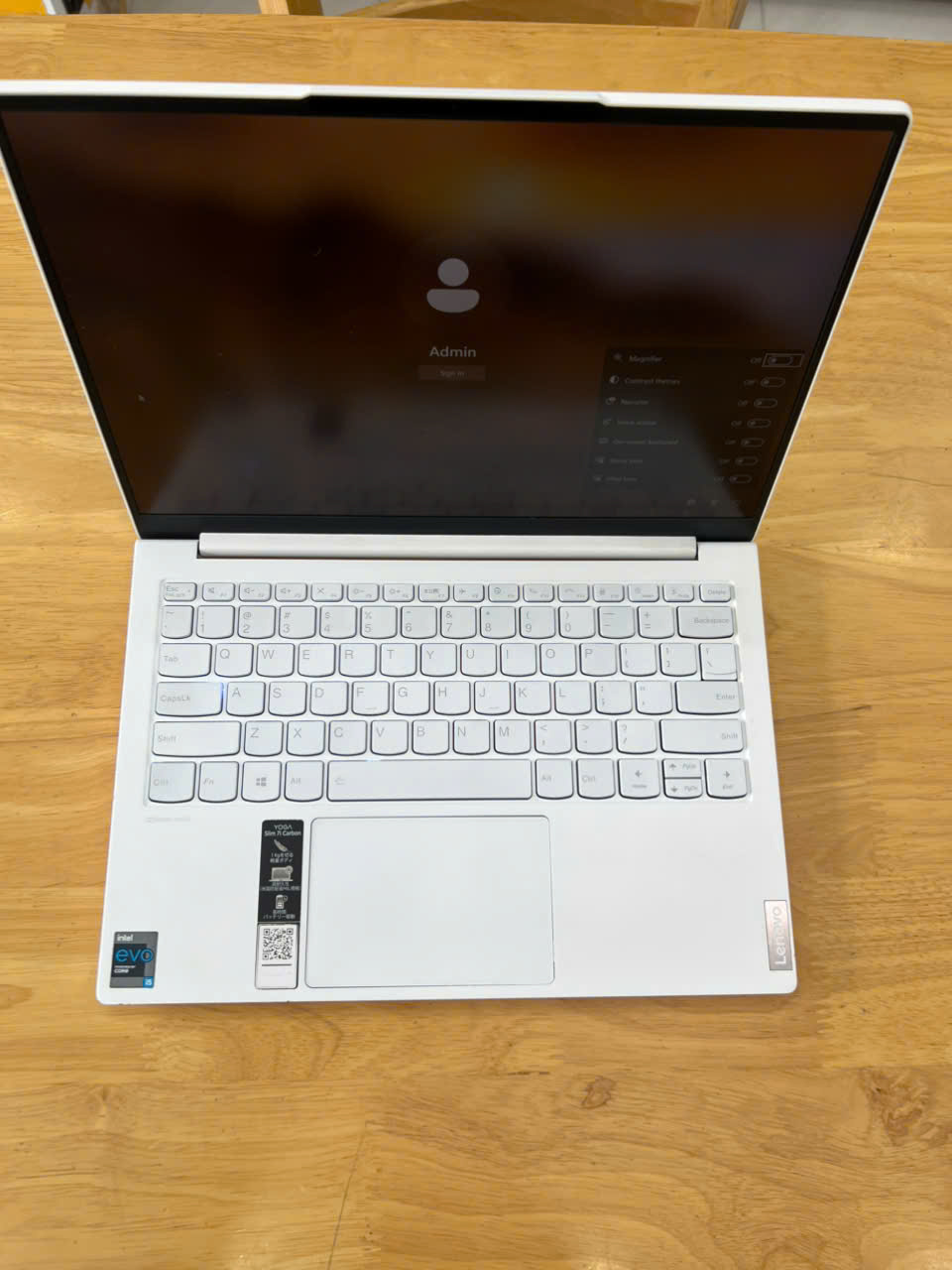 Lenovo Yoga Slim 7 Carbon 13 - i5 1135G7 8GB RAM 256GB SSD 13.3 inch 2K sắc nét