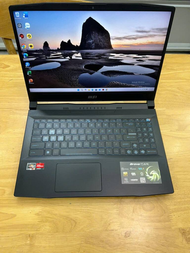 Laptop MSI Bravo 15 B7ED 010VN R5 7535HS 16GB 512GB RX 6550M 4GB 15.6 inch FHD 144hz