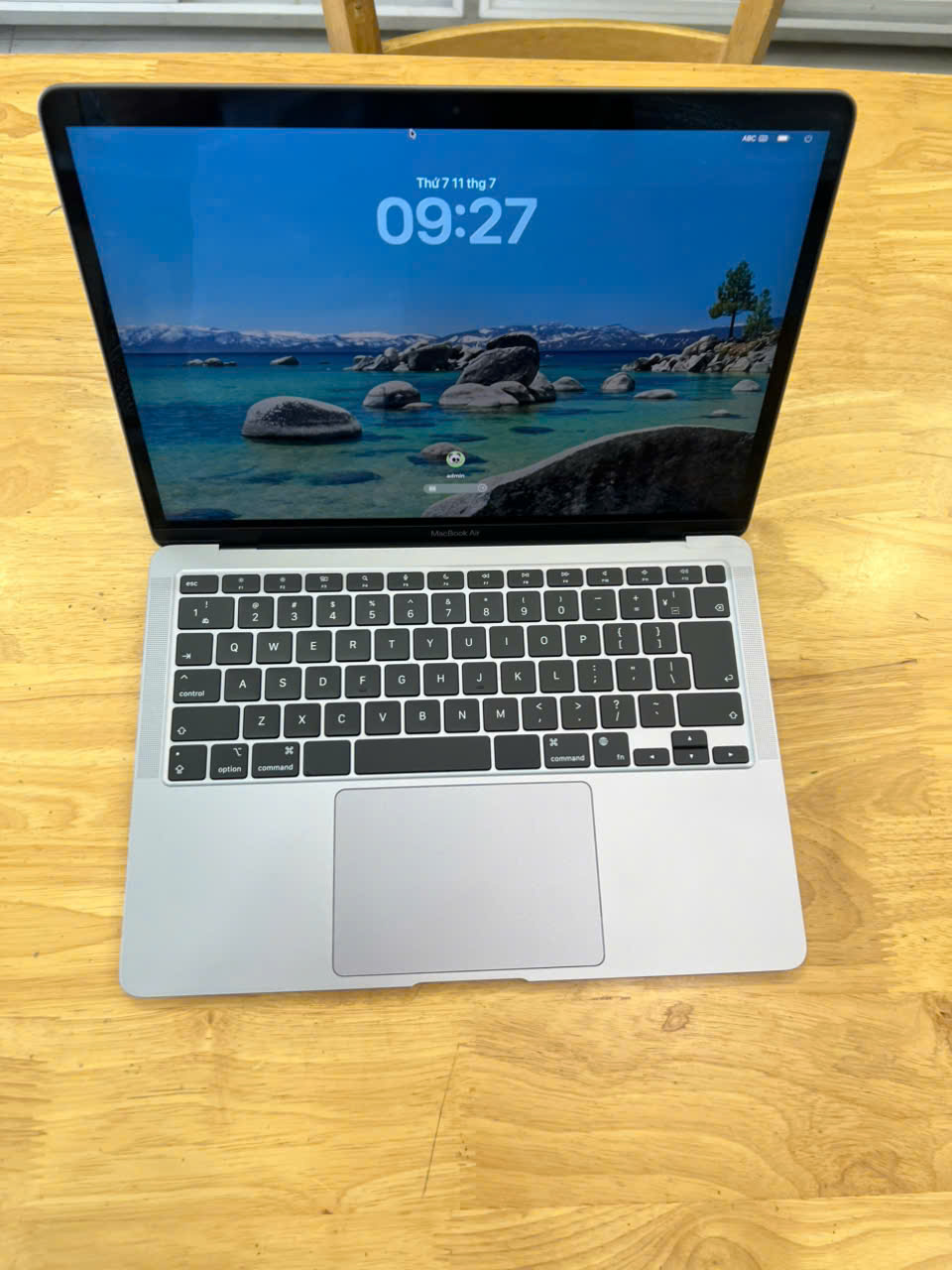 (LIKE NEW) MacBook Air M1 13.3" inch M1 8GB RAM 256GB SSD Retina TrueTone Touch ID