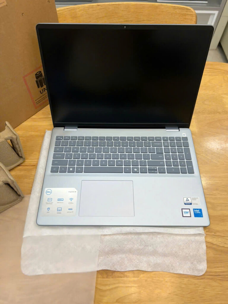 Dell Inspiron 5640 Core 7 150U 16GB RAM 1TB SSD LCD 16.0" FHD+ (New)