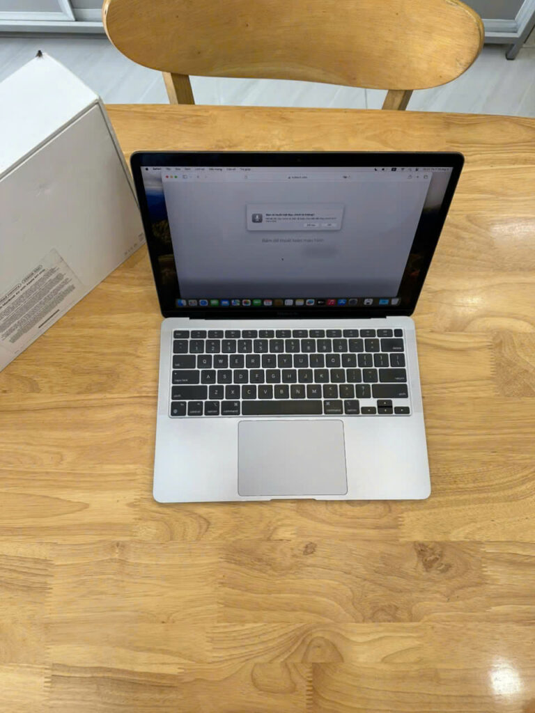 MacBook Air M1 13.3" inch M1 8GB RAM 256GB SSD Retina TrueTone Touch ID