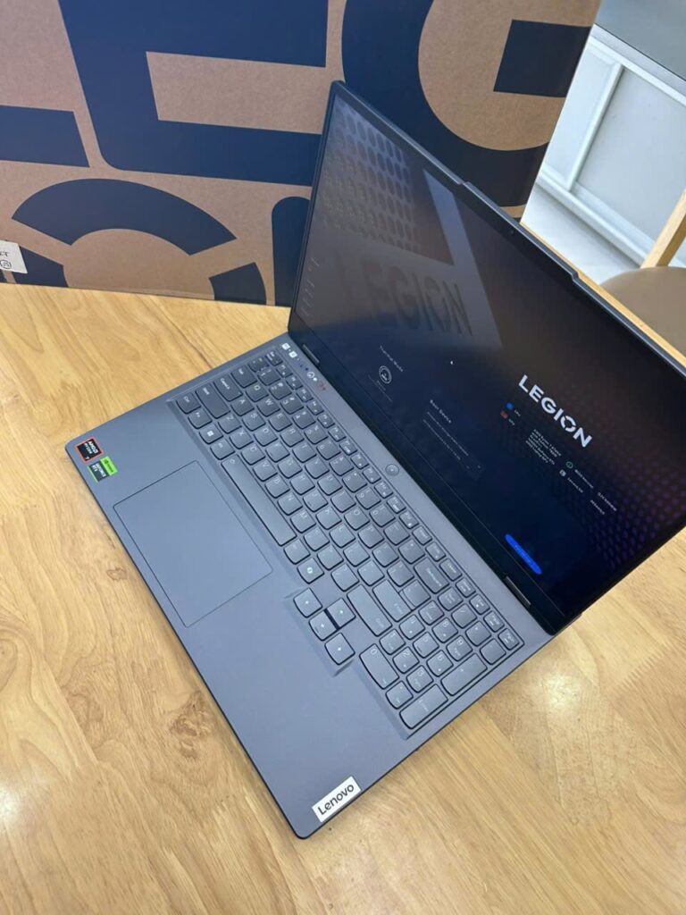 Lenovo Legion 5 R7000 Ryzen 7 7735HS RTX 4060 8GB 16GB 512GB NVMe 15.6" 2.5K 165Hz
