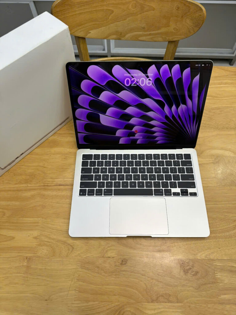 MacBook Air M4 13.6 inch Apple M4 16G 256G LCD 13.6" Liquid Retina