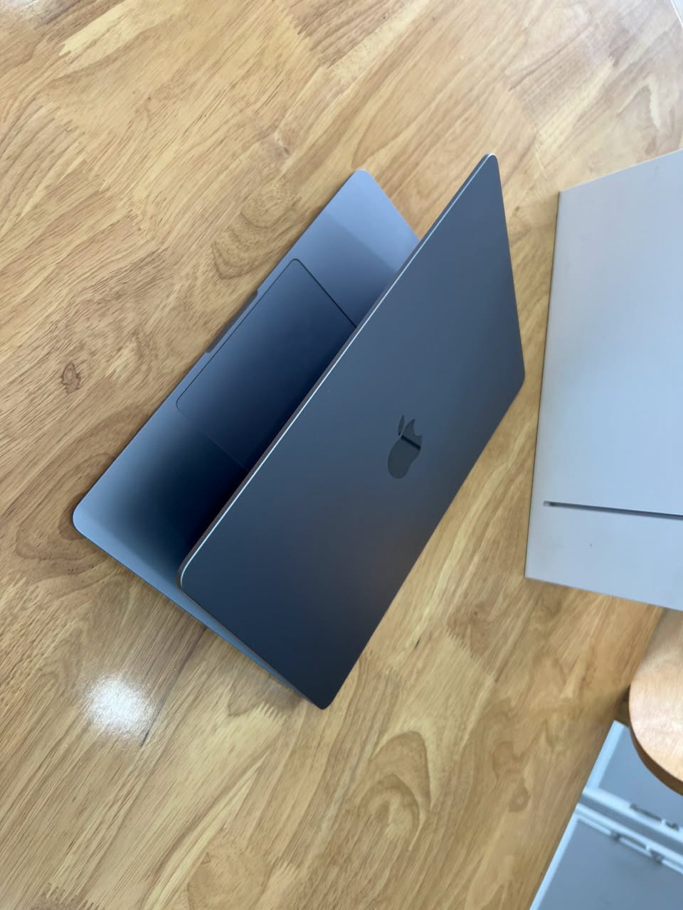 Macbook Air M3 - 13 inches M3 16GB RAM 256GB SSD LCD 13.6 Retina Touch ID Truetone Liquid Retina - Ảnh 3