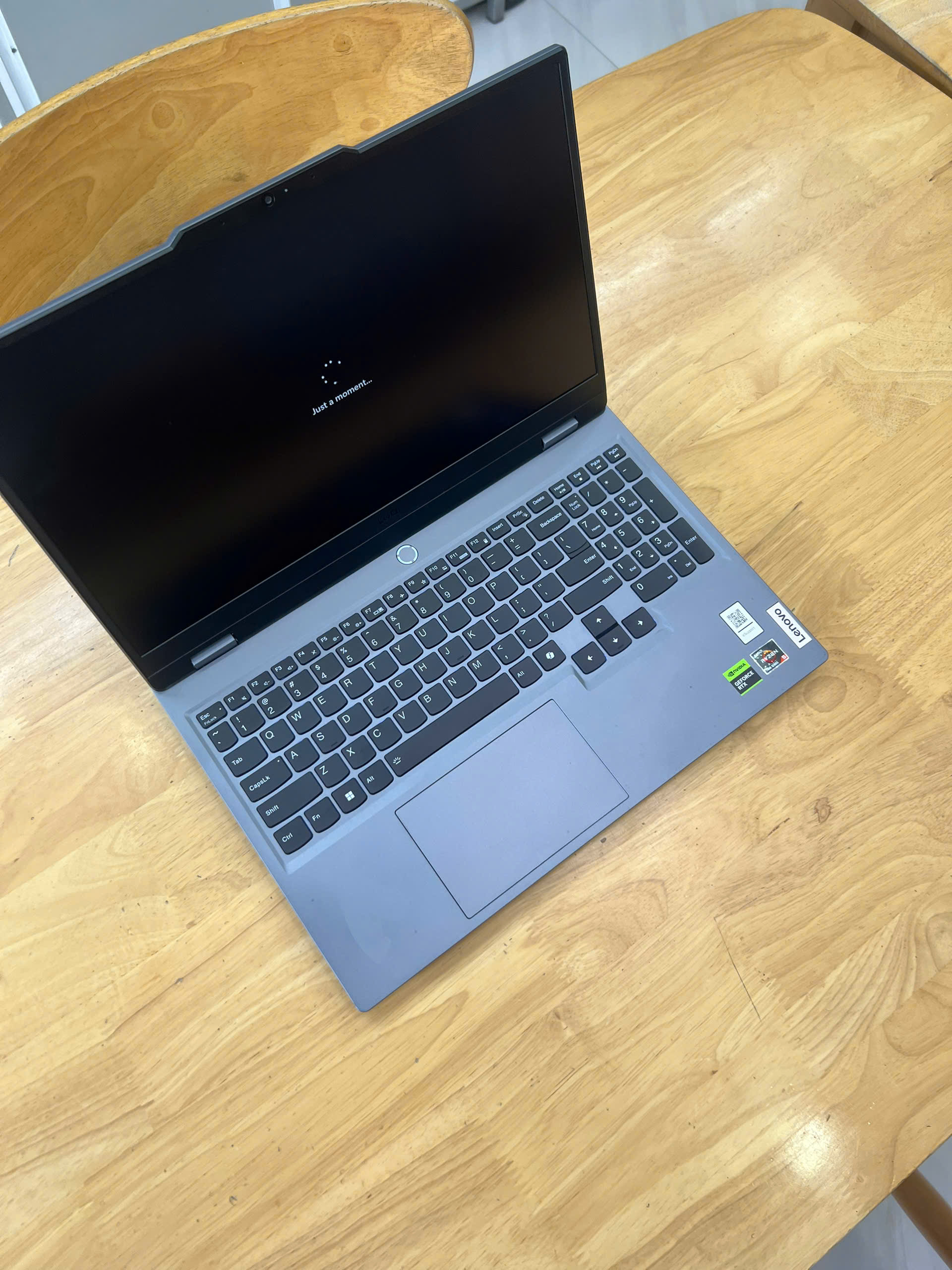 Lenovo LOQ Gaming - 15ARP9 Ryzen 5 7235HS 12GB RAM 512GB SSD RTX4050 6G LCD 15.6 FHD IPS 144hz - Ảnh 2