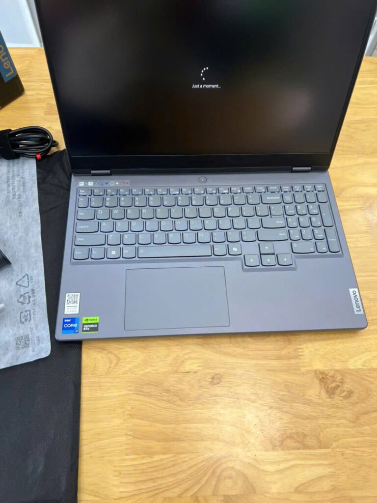 Lenovo Legion 5 Y7000 Core i7-13650HX RTX 4060 8GB RAM 24GB DDR5 SSD 512GB NVMe LCD 15.6" FHD 144Hz