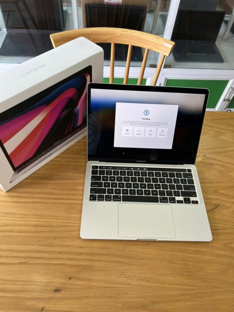 Macbook Pro M2 13.3" Apple M2 RAM 8GB SSD 256GB LCD 13.3" Retina TrueTone TouchID TouchBar