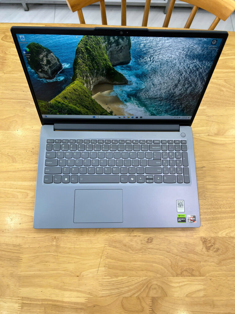 Lenovo LOQ Essential 15ARP10 Ryzen 7 7735HS RAM 16GB SSD 512GB RTX3050 6G LCD 15.6 FHD 144hz