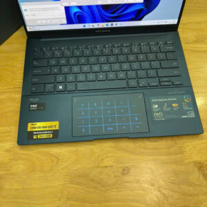 Asus Zenbook UX3405 Ultra 5 225H 16GB 512GB LCD 14 inches OLED 3K