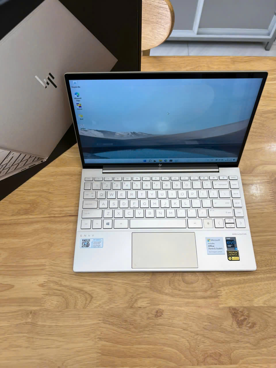 HP Envy 13-BA Core i7 1165G7 RAM 8GB SSD 512GB LCD 13.3 FHD 100% sRGB