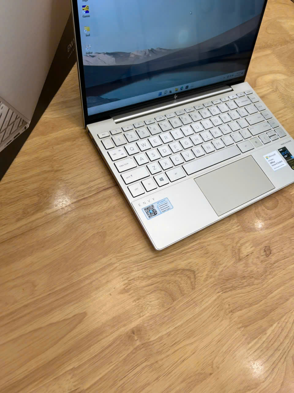HP Envy 13-BA Core i7 1165G7 RAM 8GB SSD 512GB LCD 13.3 FHD 100% sRGB - Ảnh 2