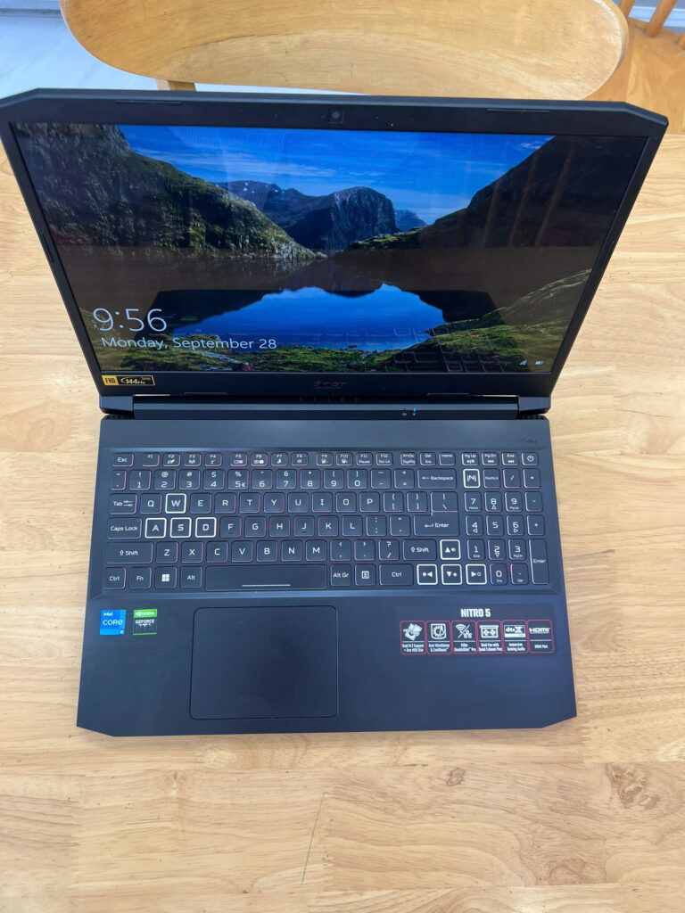 Acer Nitro 5 Eagle Core i5 11400H RAM 8GB SSD 512GB NVMe VGA NVIDIA GeForce RTX 3050 4GB LCD 15.6 inch FHD 144Hz