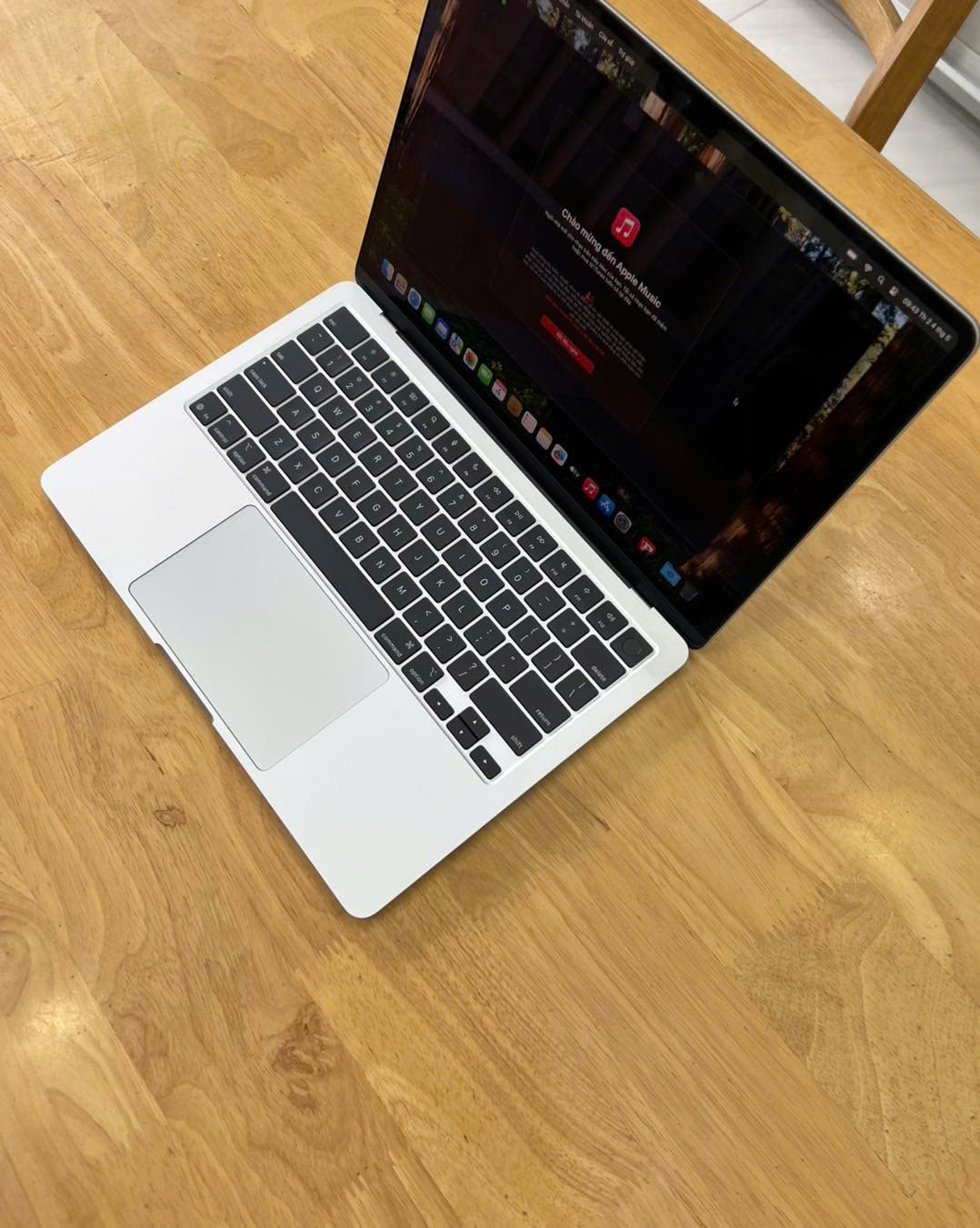 Macbook Air M4 (Silver) - Apple M4 RAM 16GB SSD 256GB LCD 13.6 Retina Touch ID TrueTone - Ảnh 3