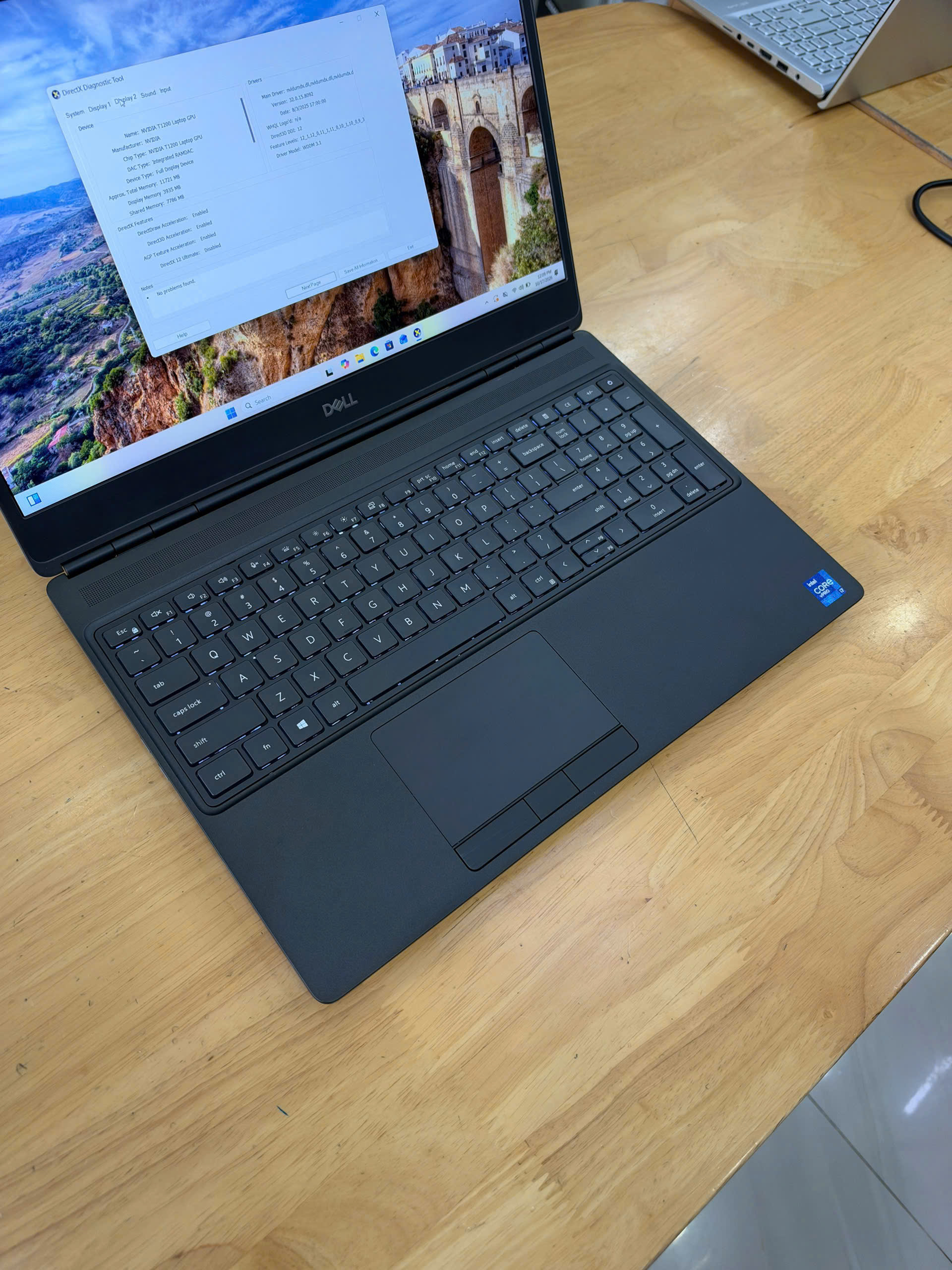 Dell Precision 7560 Core I7-11850H RAM 16G SSD 512G VGA T1200 15.6 FHD - Ảnh 2